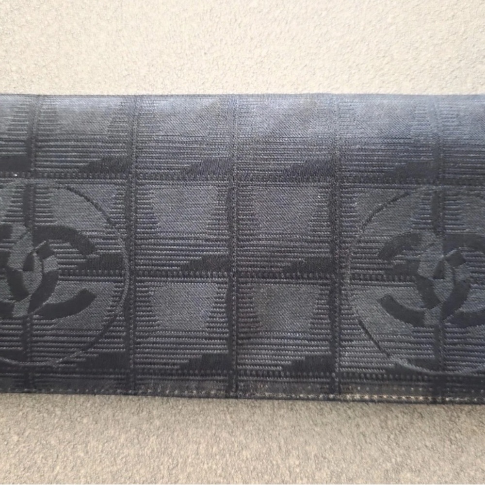 CHANEL Black Travel Line Quilted Bag and Wallet with Generic Bow - Picture 8 of 10